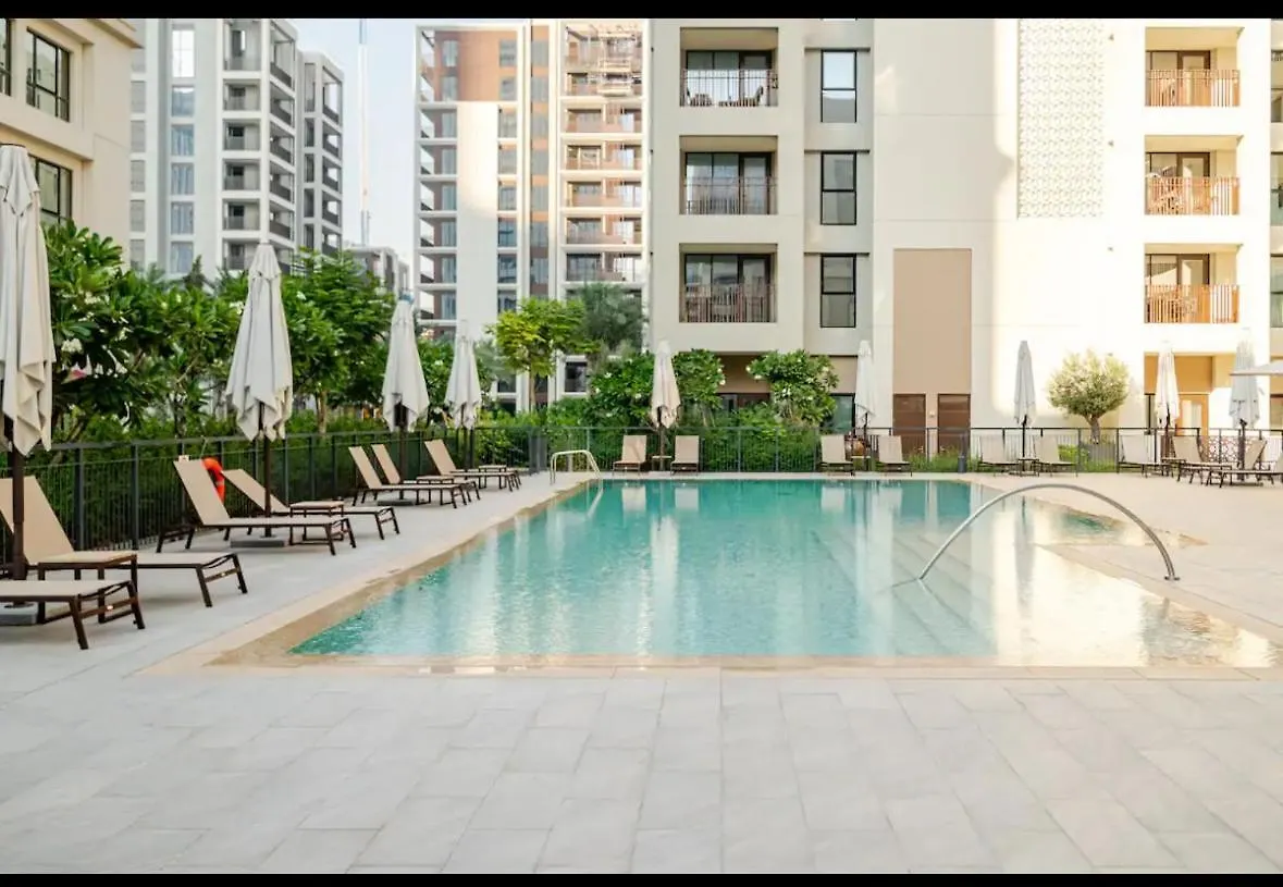 Exquisite 1-Bedroom With Pool Scenery In Dubai Creek Harbour