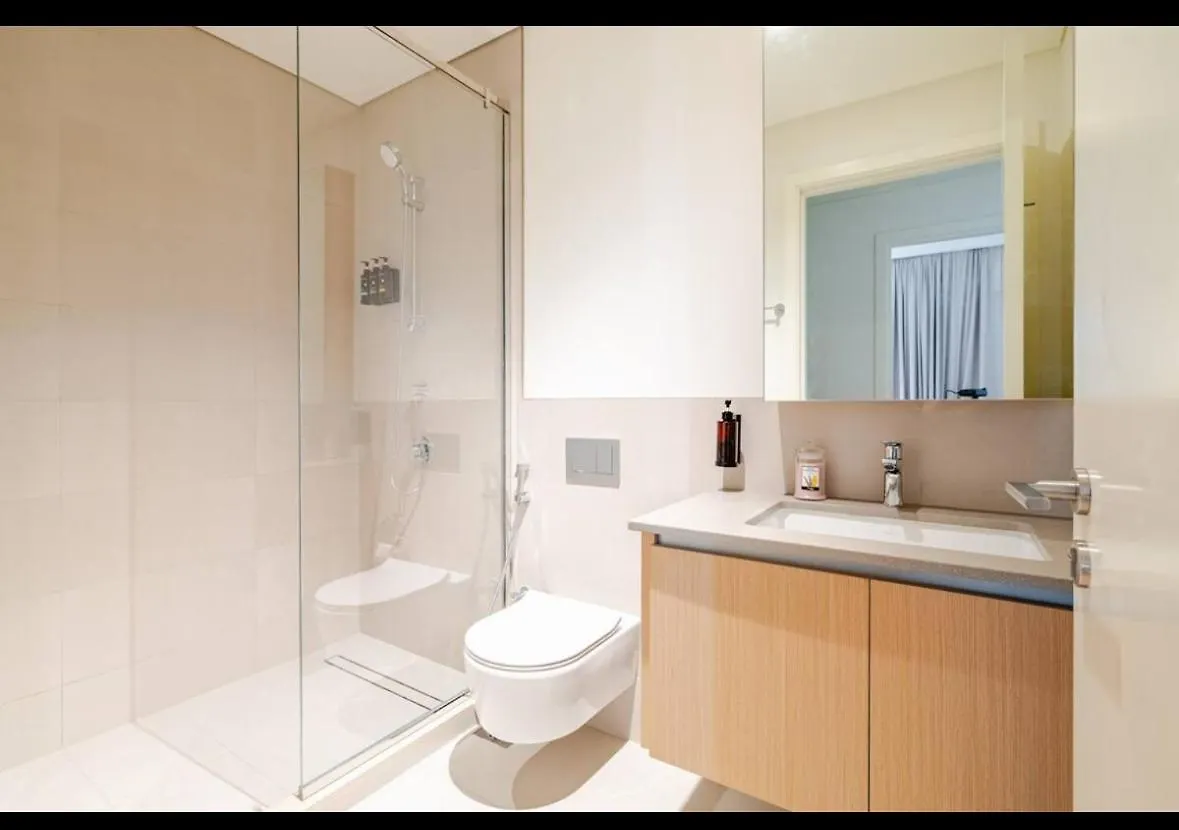 Exquisite 1-Bedroom With Pool Scenery In Dubai Creek Harbour Apartment